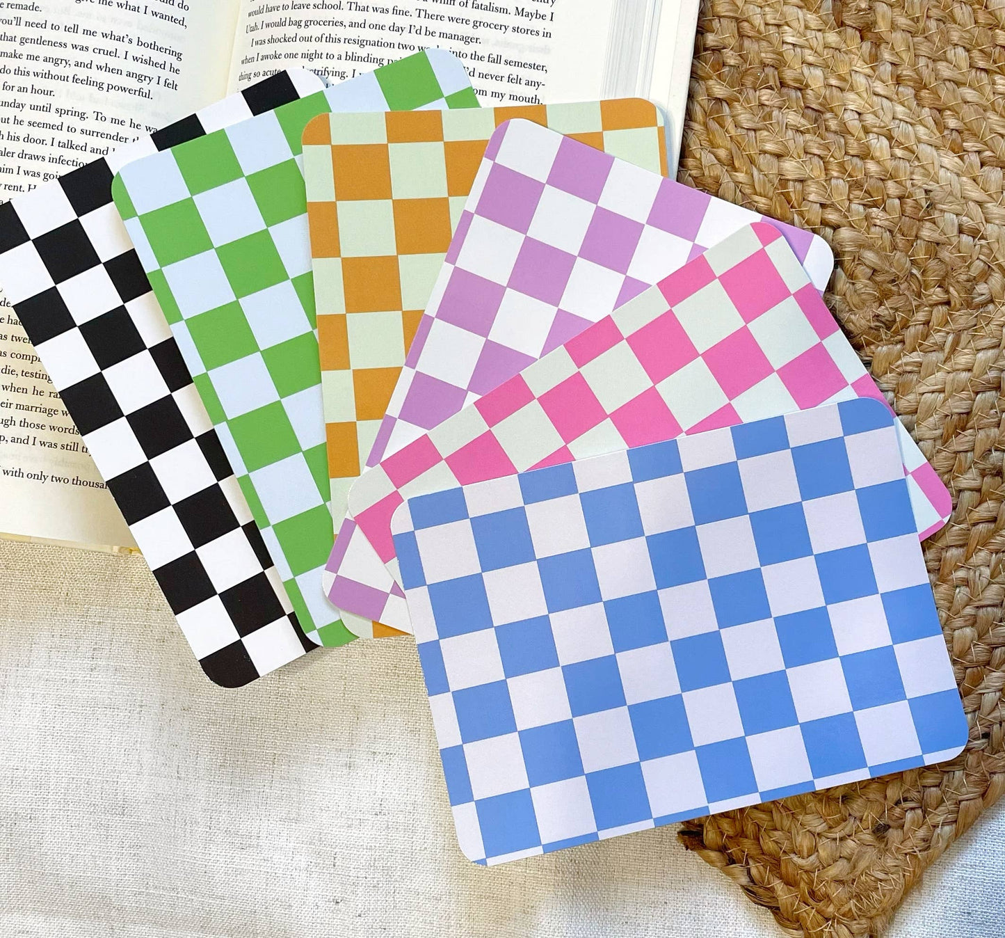 Checkered Clear Case Kindle Inserts for Book Lovers: Black