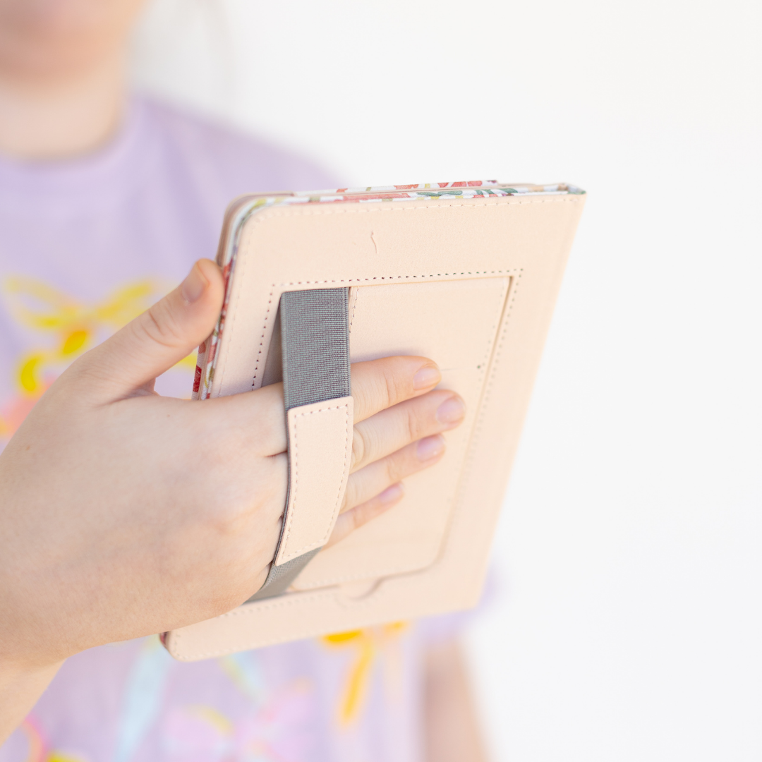 Countryside Blooms Kindle Case: Kindle Paperwhite (11th Generation)