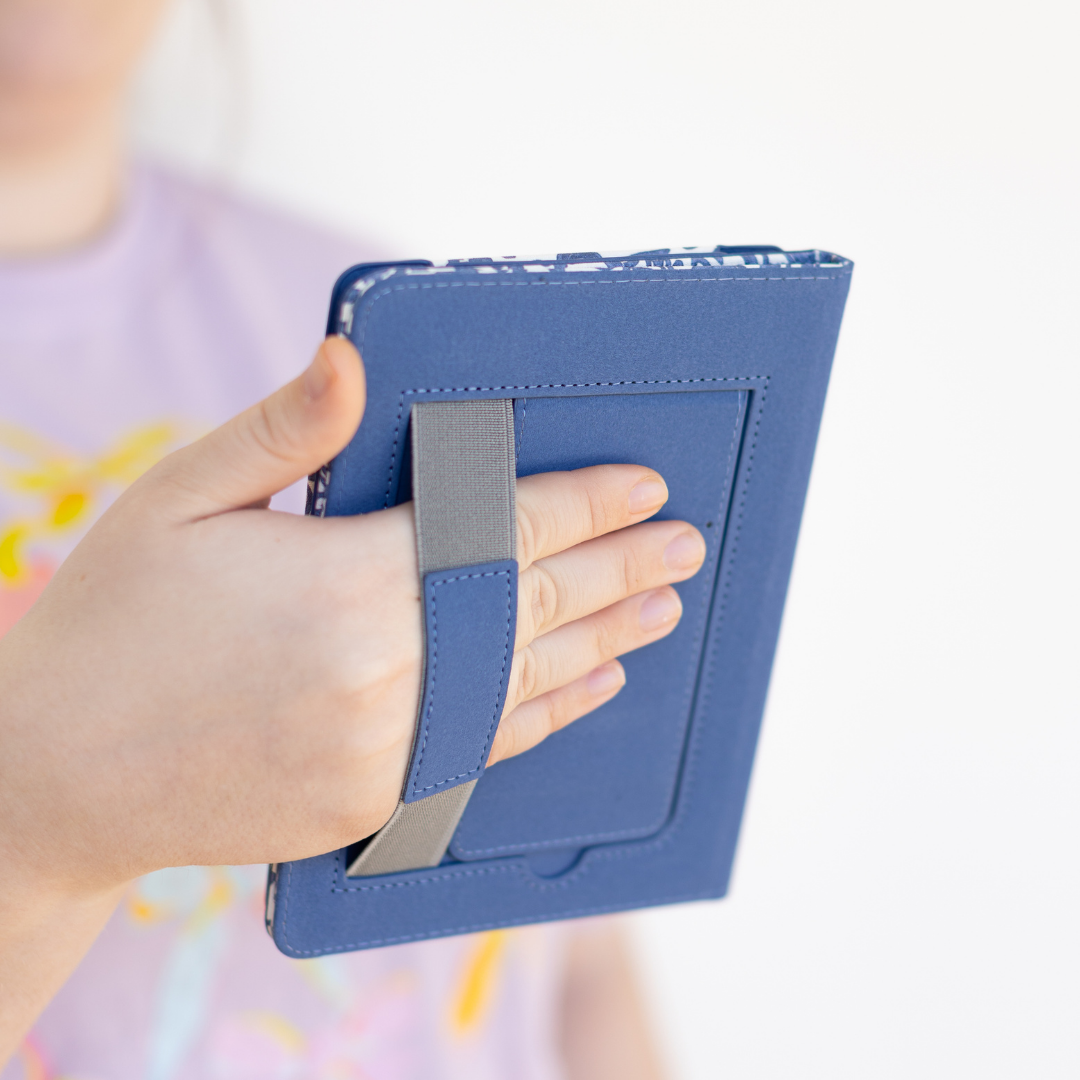 Porcelain Floral Kindle Case: Kindle Paperwhite (11th & 12th Generation)