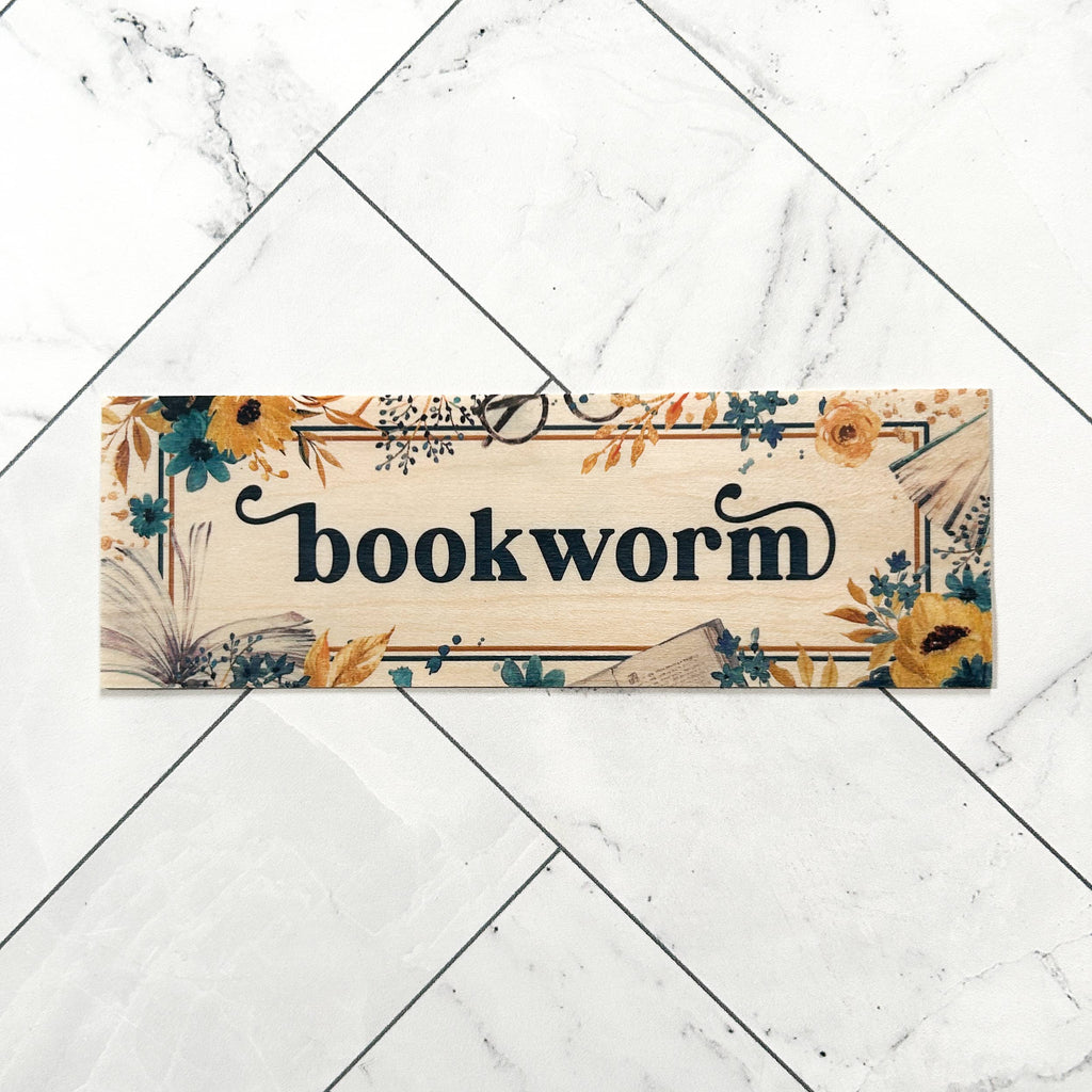 Bookworm wooden bookmark | Sturdy woodmark for readers 